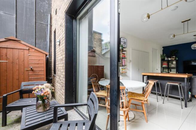 Anton Street, E8 photo 4