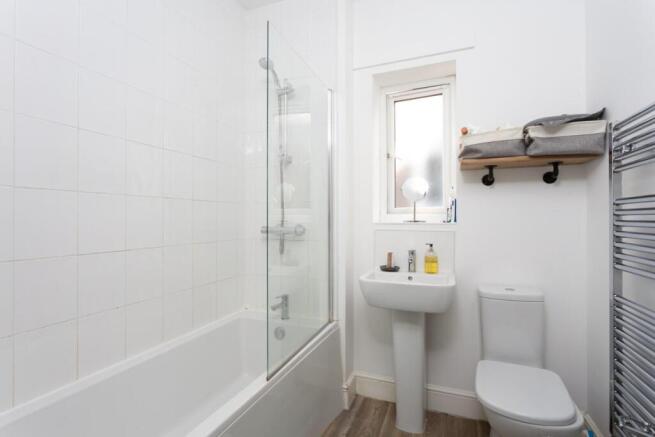 2 bed House for sale Image 5
