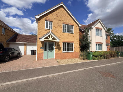 Balmoral Close, Attleborough, Norfolk