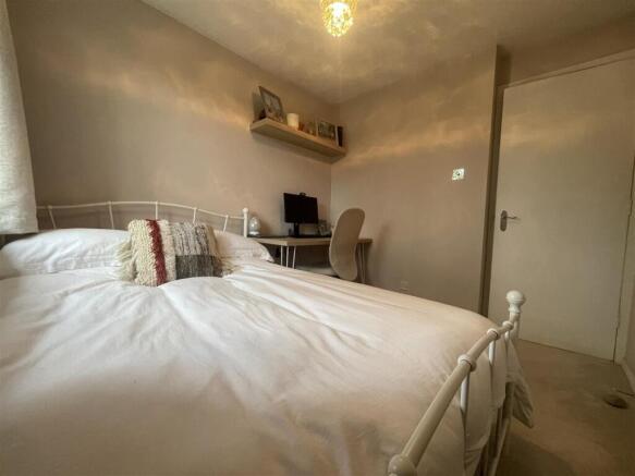 bed 2.jpg