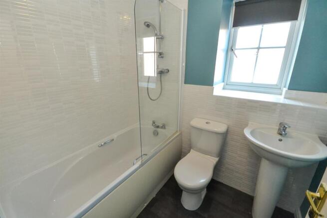 Bathroom.JPG