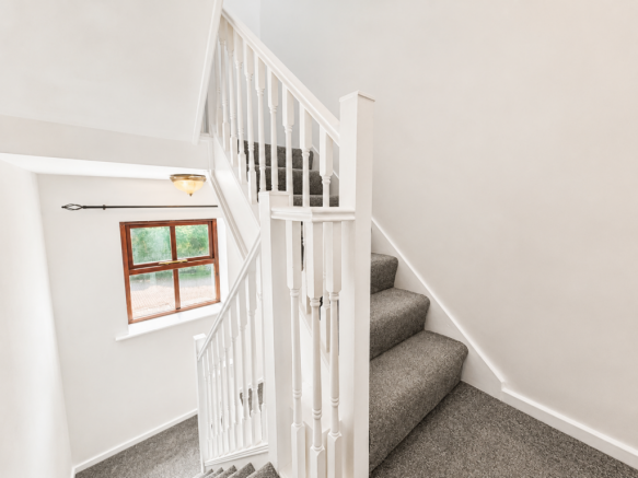 3 bed Town House for sale Image 12