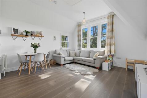 Thomas Barnardo Way, Barkingside