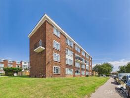 23, Victor Walk, Hornchurch RM12 4XG