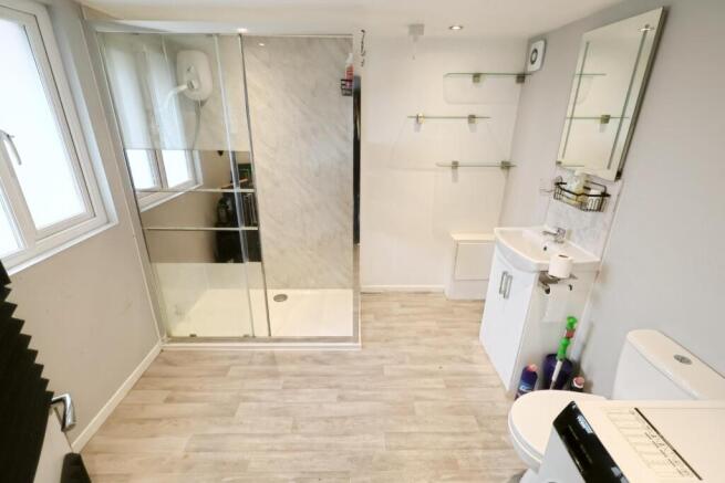ENSUITE/UTILITY