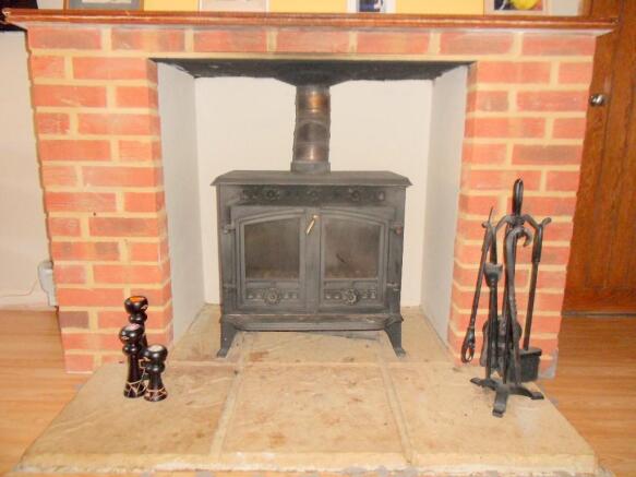 LOUNGE FIREPLACE