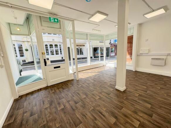 MAIN RETAIL/OFFICE AREA