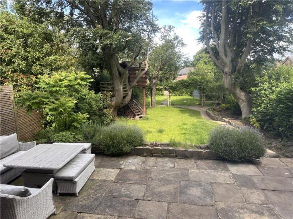 5 bed Terraced for sale Image 9