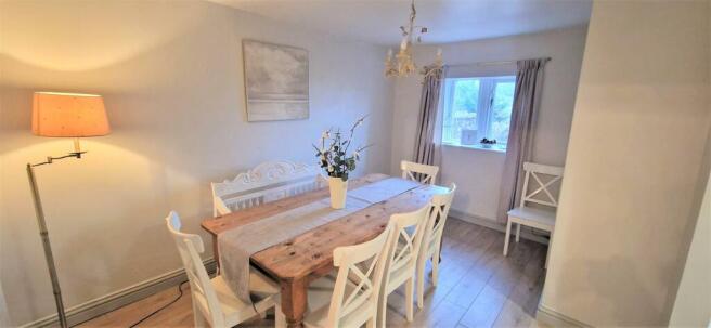 KITCHEN / DINING ROOM