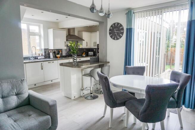 Kitchen/Dining Room