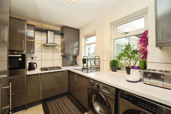 3 bed Semi-Detached for sale Image 5