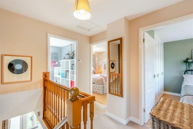 8570821-interior10.jpg
