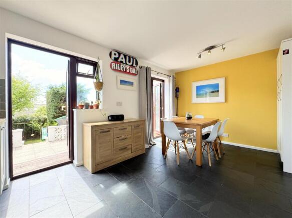 87, Pydar Close, Newquay photo 4
