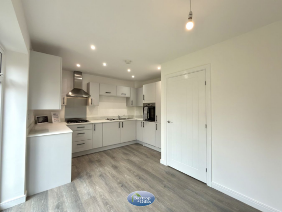 3 bed Semi-Detached for sale Image 8