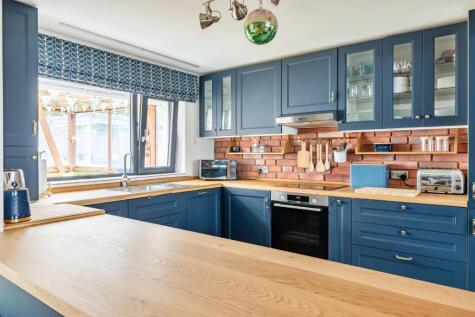 Eglantine Walk, Waterlooville