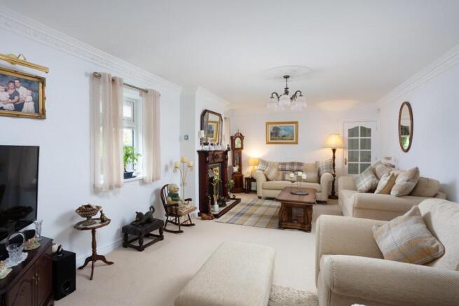 4 bed Detached for sale Image 9