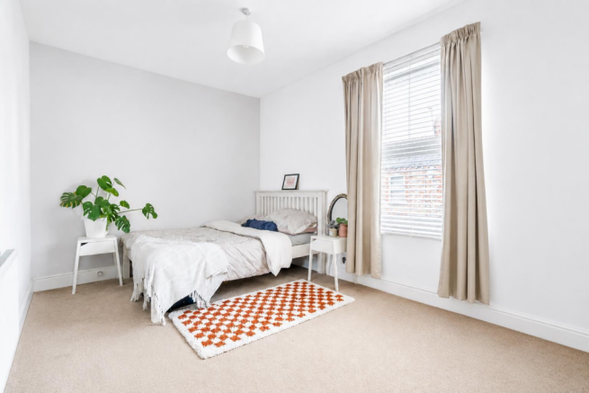 2 bed End of Terrace to rent Image 8
