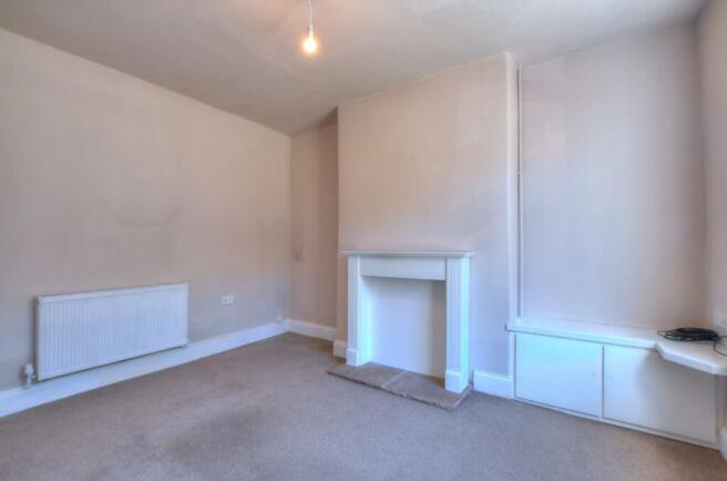FRONT ROOM.jpg