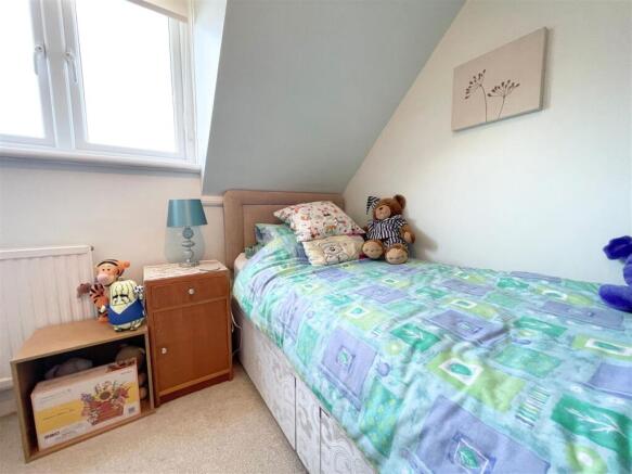 Bedroom 4.jpg