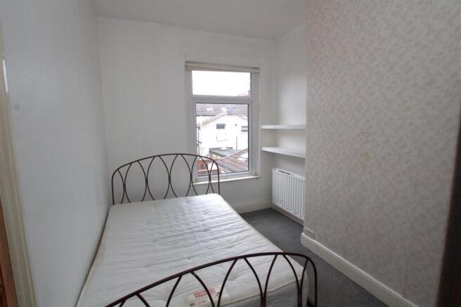 3 bed House to rent Image 5