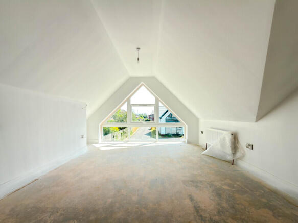 5 bed Detached for sale Image 5