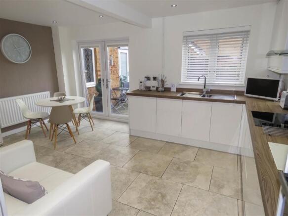 KITCHEN / DINING / FAMILY ROOM