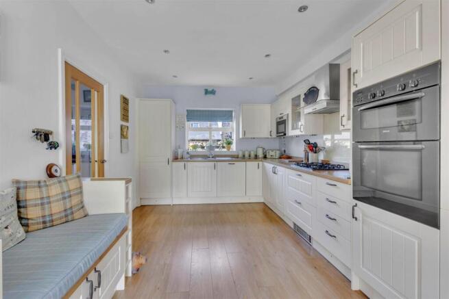 3 bed Cottage for sale Image 4