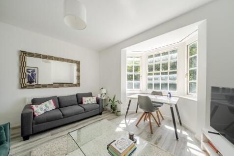 Albion Avenue, Wandsworth, London, SW8