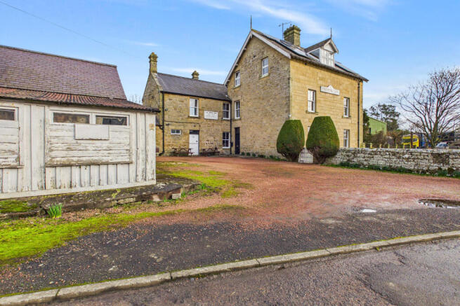 CAM04201G0-PR0146-STILL002