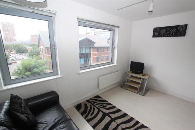 livingroom2.JPG