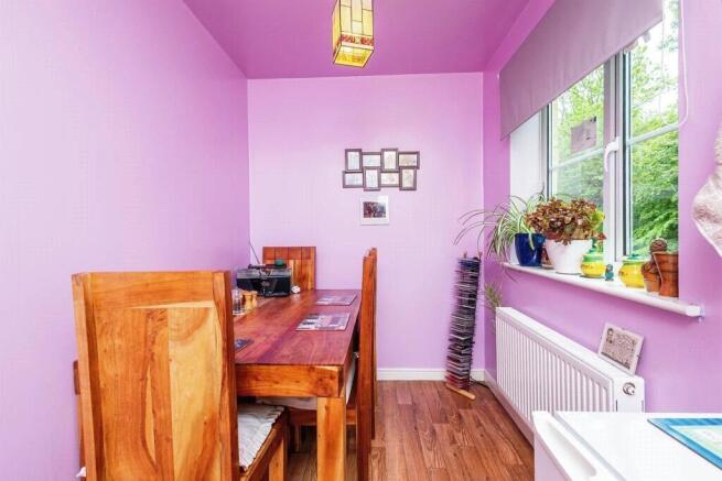 3 bed Town House for sale Image 12