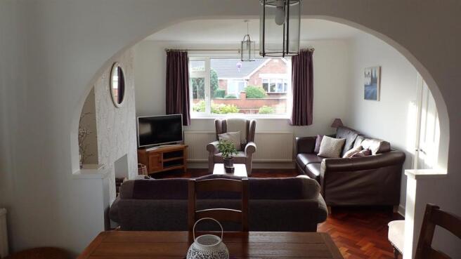 Lounge/Dining room