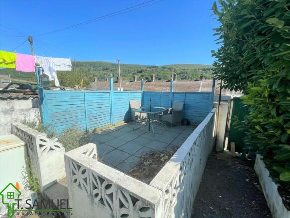REAR GARDEN B