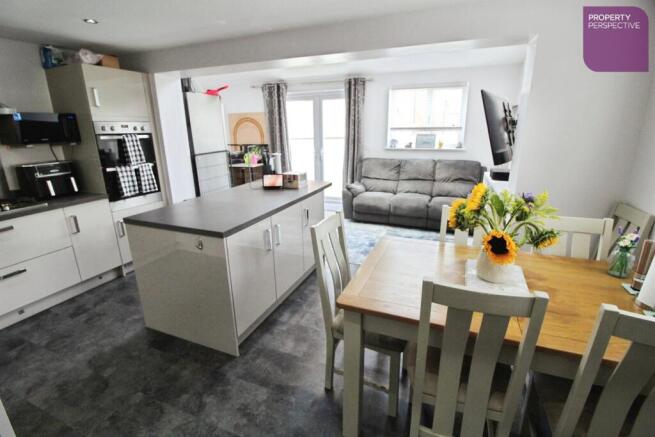 3 bed Semi-Detached for sale Image 5