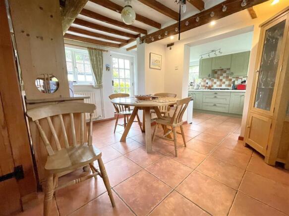 DINING/BREAKFAST ROOM