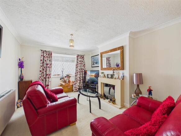 2 bed Semi-Detached Bungalow for sale Image 4