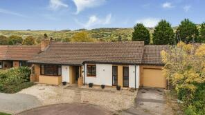 25, Bramble Rise, Prestbury, Cheltenham GL52 5LR