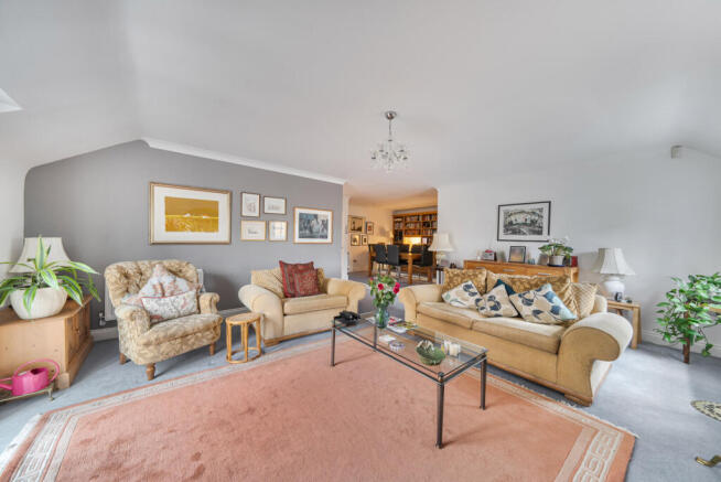 1371297-12-690204...