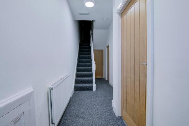 1 bed House Share to rent Image 8