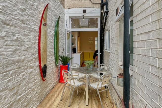 2 bed Apartment for sale Image 7
