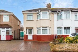 61, Valentines Way, Rush Green, Romford RM7 0YD