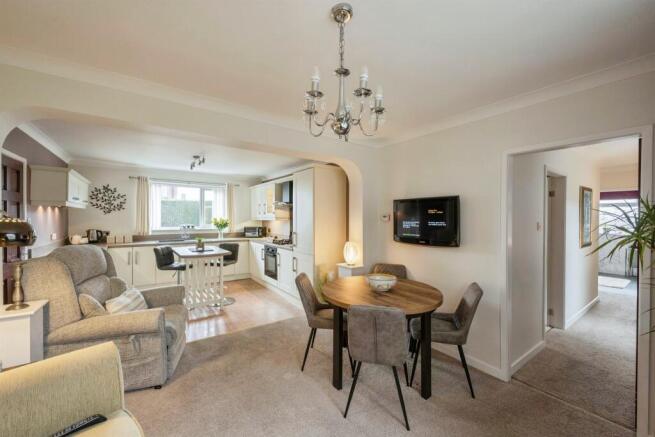 2 bed Detached Bungalow for sale Image 6