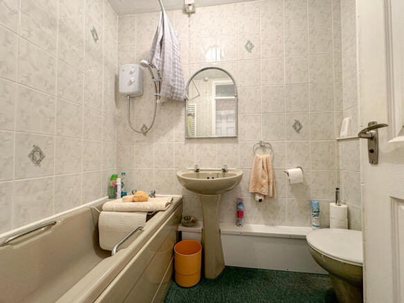 14 Brighton Grove - Bathroom