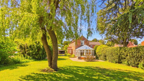 Widows Row, Laughterton, LN1