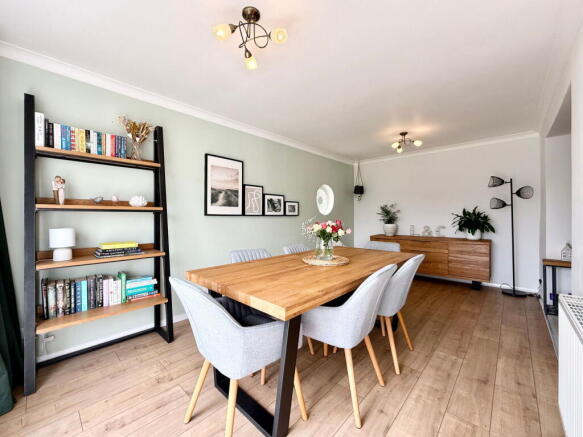 4 bed Detached for sale Image 12