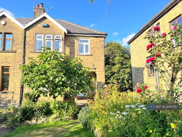 3 bed Semi-Detached to rent Image 2