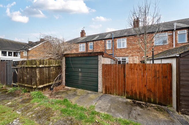 3 bed Terraced for sale Image 11