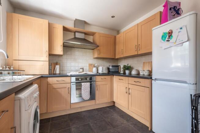 2 bed Flat for sale Image 6