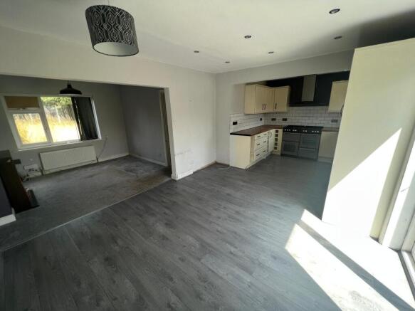 3 bed Semi-Detached for sale Image 9
