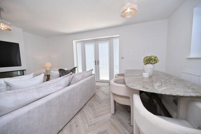3 bed Semi-Detached for sale Image 9